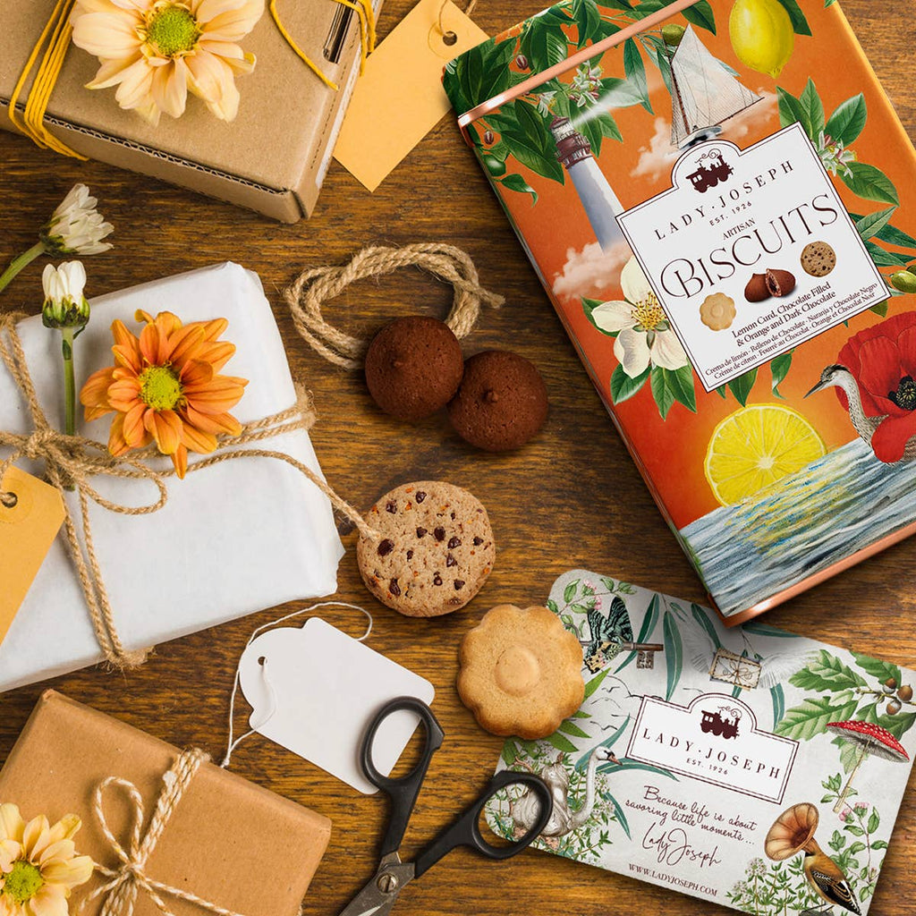 Biscoitos sortidos em lata de oferta