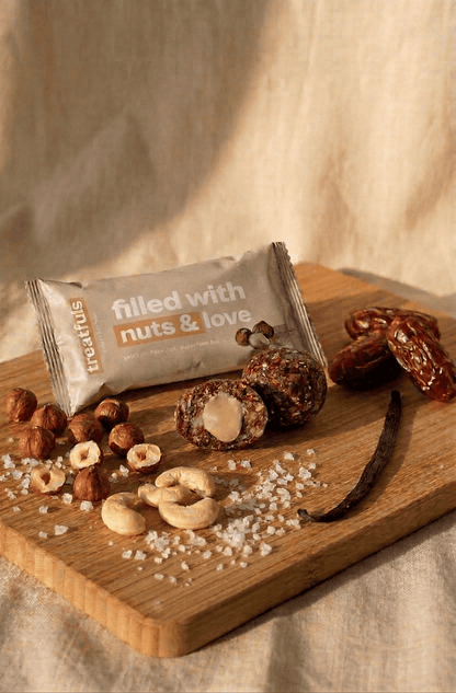 Hazelnut Butter Filled Energy Balls - Só Verde